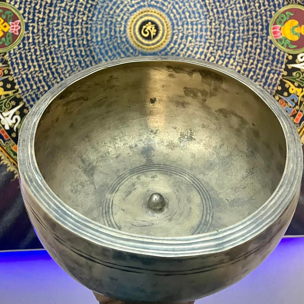 Antique-lingam-singing-bowl